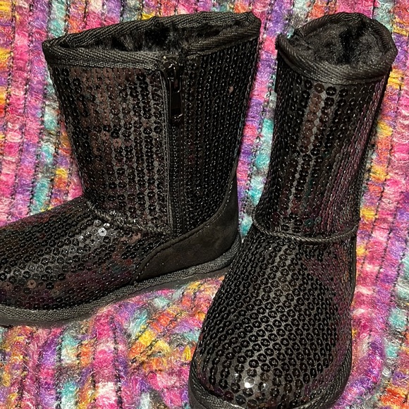 NWOT Self Esteem black boots size 10 faux fur lining with zipper! - Picture 2 of 5